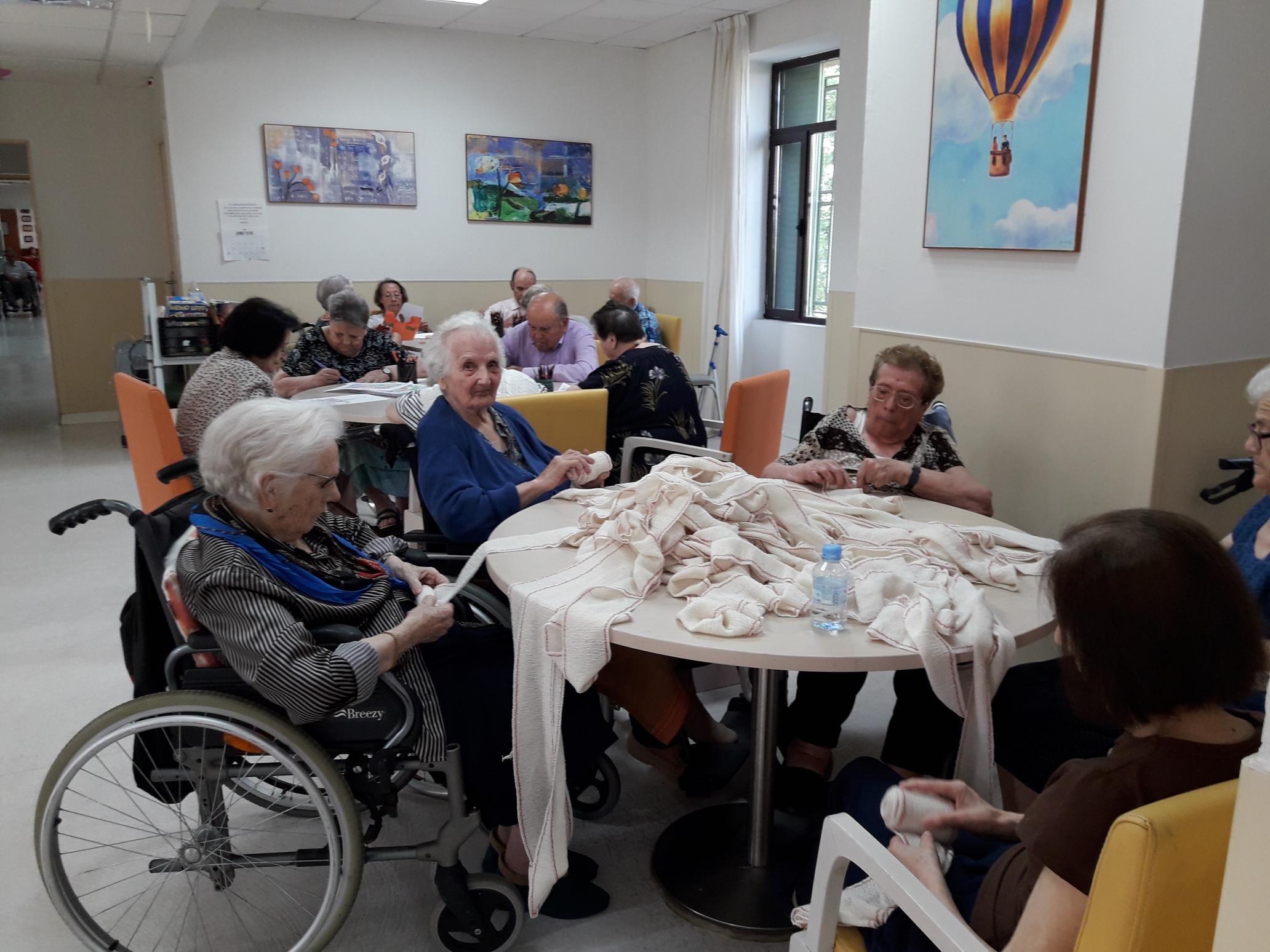 fotos abuelos terapia ocupacional