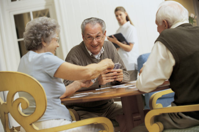 Juegos de mesa para mejorar la salud de los adultos mayores, Noticias  Univision Salud