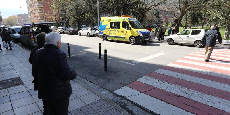 Atropello Anciano persona mayor cruzando la calzada