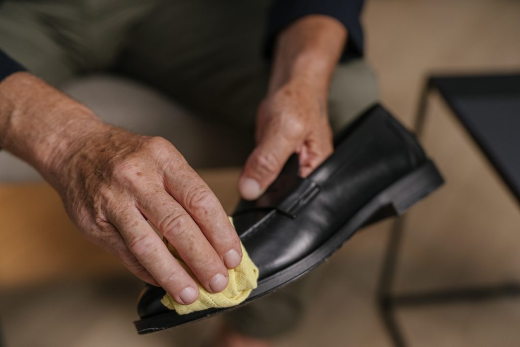 Podología geriátrica zapatos - Ciudad Jardín, residencia de mayores en Cáceres