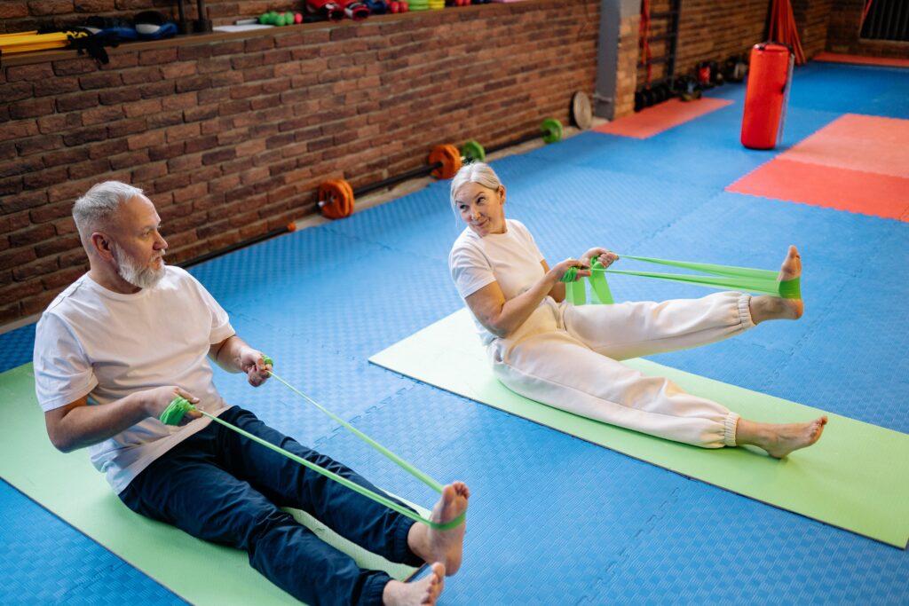 Actividades de motricidad ancianos - Ciudad Jardín, residencia de mayores en Cáceres
