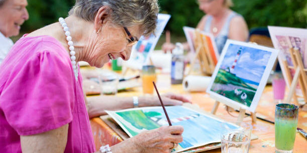 es importante que los ancianos hagan actividades socioculturales