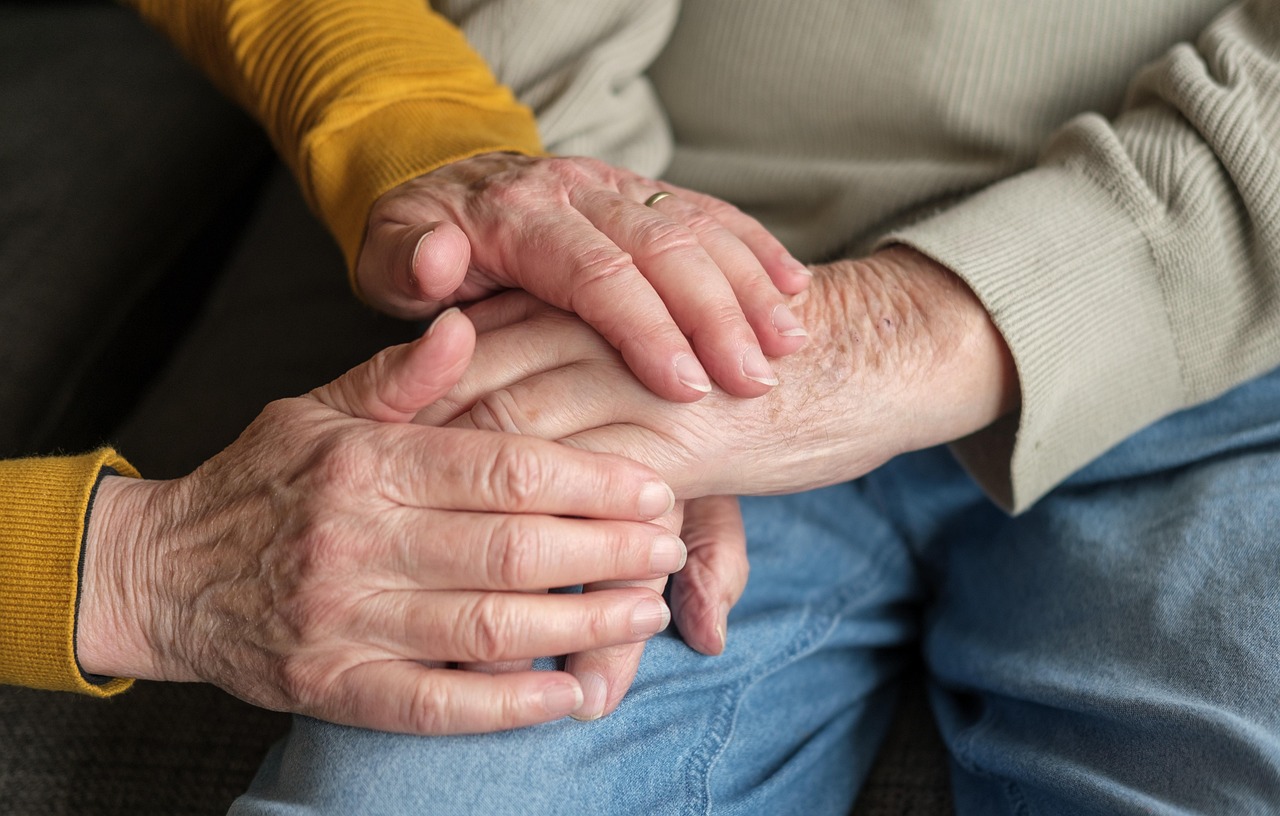 Grupo Ciudad Jardín | Prevención de úlceras por presión en ancianos: Cuidados especializados en residencias de mayores de Cáceres Colchón antiescaras en residencia de mayores Cáceres Grupo Ciudad Jardín